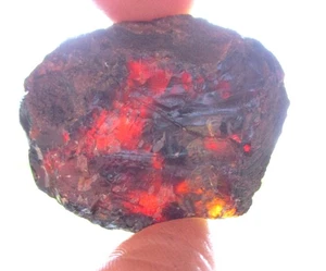 +++ Bernstein (UV) -- Sumatra, Indonesien +++ 71 ct +++ blau fluoreszierend - Bild 1 von 5