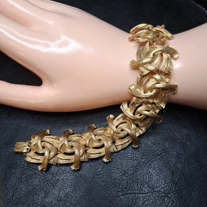 Vintage Intertwined Link Bracelet Gold Tone Textured. 15.248 - Imagen 1 de 5