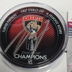 Anton Lundell signiert Florida Panthers 2024 Stanley Cup Champions Puck JSA - Bild 1 von 4