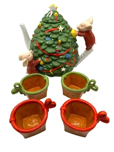 Vtg Dept 56 Toot & Puddle Pigs Christmas Tea Set Holly Hobby A Warm Cup of Cheer - Picture 1 of 24
