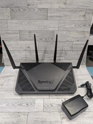 Punto de acceso de malla router inalámbrico Synology RT2600ac 802.11ac Gigabit Foto 1 de 4