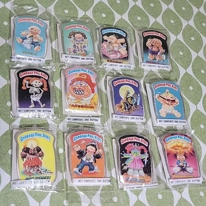 Juego completo de 12 insignias selladas de cubo de basura para niños 1986 Topps Chewing Gum Inc - Imagen 1 de 15
