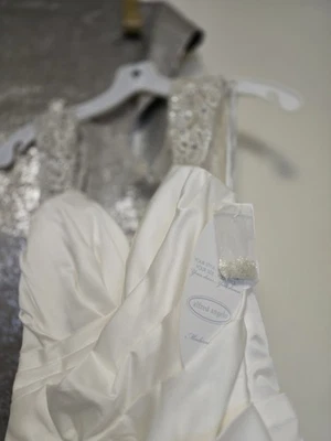 ✨ Vestido de novia Alfred Angelo - Nuevo con etiquetas ✨ Talla 4 | Nunca usado Foto 1 de 4