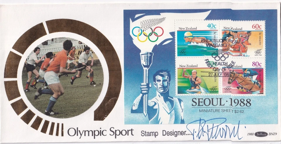 FUNDA DEPORTIVA OLÍMPICA FIRMADA POR EL DISEÑADOR DE SELLOS Foto 1 de 1