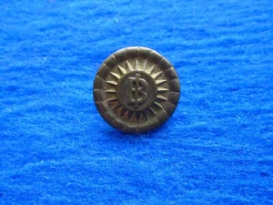 BRITISH INDIA LINE SHIPPING COMPANY 22MM ESTILO PLANO DORADO SOBRE BOTÓN DE LATÓN - Imagen 1 de 2