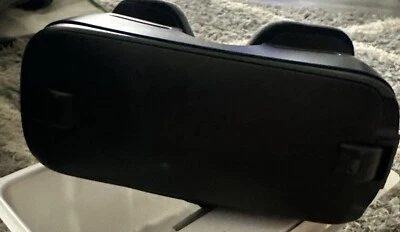 Samsung Gear VR Oculus Virtual Reality Headset, SM-R323  - Image 1 of 2
