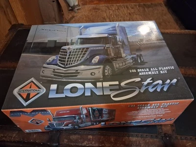 Moebius 2010 International Lonestar - Plastic Model Truck Kit - 1/25 Scale - Image 1 of 4