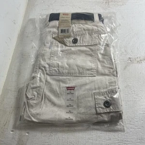 NEW Levi's Cargo Shorts With Belt Boys Size 16 Reg (W28) Khaki Almost White NWT - Picture 1 of 4