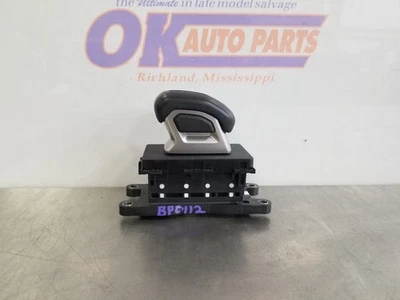 22 2022 MITSUBISHI OUTLANDER 2.5L AUTOMATIC TRANSMISSION SHIFTER  - Image 1 of 4