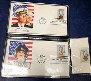 US (1991)- DESERT STORM FIRST DAY COVERS IN FOLIO & STAMP TIE PIN - Picture 1 of 2