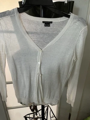Suéter cárdigan blanco Theory para mujer talla SP. Muy ligero.  Foto 1 de 3