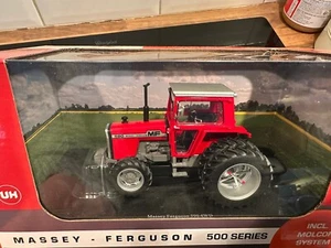 Universal Hobbies Massey Ferguson 590 4wd Tractor With Molcon Dual Wheels - Picture 1 of 1