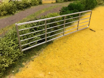 1:32 SCALE 16ft Farm Field Gate FOR BRITAINS Diorama FARM ETC - Image 1 of 3