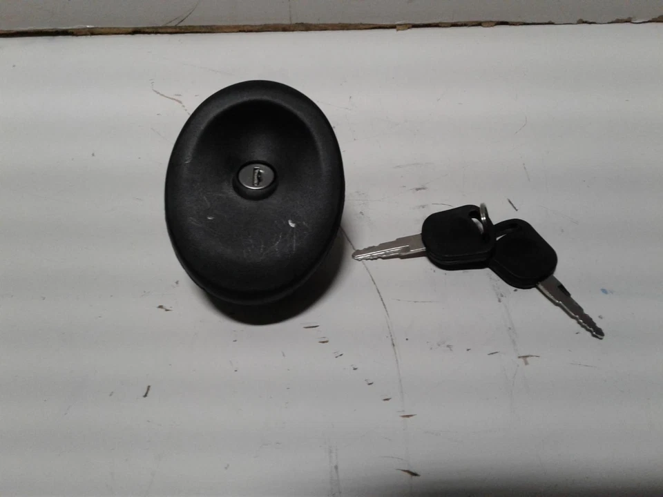 FORD TRANSIT VF-VG 05/1996-09/2000 NEW FUEL FILLER CAP AND KEY DIESEL - image 1 of 1