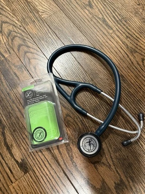 Littmann Cardiology III Stethoscope - Hunter Green - Image 1 of 4
