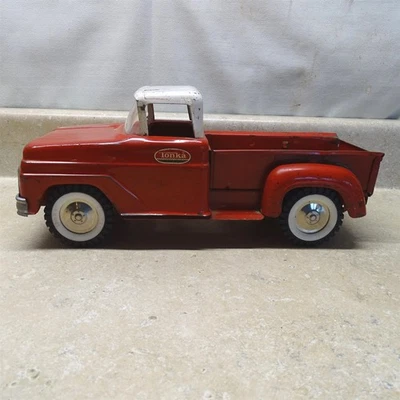 Vintage Tonka Step Side Pick Up Truck, Pressed Steel, Red-White 1963-64 - Image 1 of 4