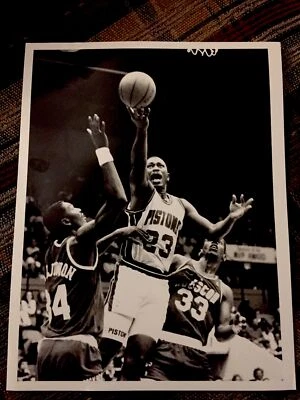 1990 Hakeem Olajuwon NBA Baloncesto Adrian Dantley Tipo 1 Foto Pistones Detroit Foto 1 de 4