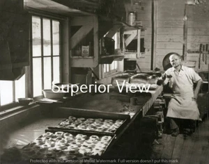 Old Time Bäcker Donut Backen Vintage Holzfäller Camp Kochen mit Donuts MUSS GESEHEN WERDEN - Bild 1 von 1