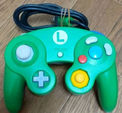 Club Nintendo members Limited Luigi GameCube Controller Pad Wii Joystick Green  - Image 1 of 4