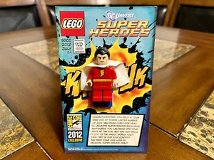 LEGO DC SHAZAM MINI FIGURE 2012 SDCC VERY RARE! - Picture 1 of 3