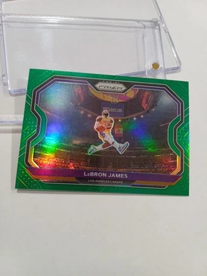 Panini Prizm LeBron James #1 2020-21 verde Prizm Kobe tributo Los Angeles Lakers Foto 1 de 4