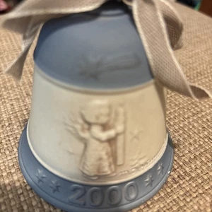 Goebel Hummel Vintage Christmas Bell Year 2000 Final Bell In Series Porcelain - Picture 1 of 3