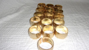 Embossed Brass Napkin Rings Lot Of 15 Christmas Holly/Used/Excellent Condition - Bild 1 von 5