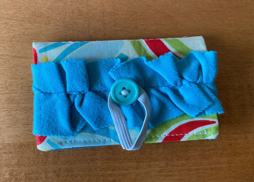 Portatarjetas de visita con volantes o anticonceptivos Foto 1 de 3