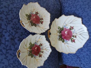 Set of 3 Porcelain plates .. Red Roses design with gold trim. made in Japan. - Picture 1 of 4