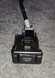 1986-1990 Nissan Pathfinder WD21 Cruise Control On And Off Switch - Picture 1 of 2