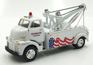 First Gear 1/34 Scale 19-1182 - 1952 GMC Heavy Duty Wrecker - Veterans Towing - Picture 1 of 6