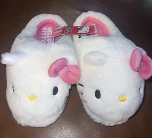 Sanrio Hello Kitty Women's Slippers - Size 7/8 NWT - Picture 1 of 5