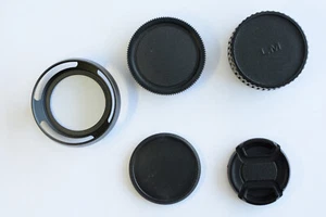 Leica M / LTM 39mm Accessories Lot – Lens Hood, Caps – Unbranded - Picture 1 of 2
