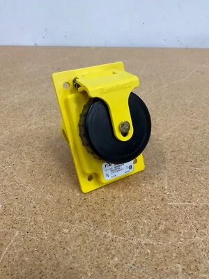 Russellstoll 9R53U2W, 50 Amperios, 250 Voltios, 3 Hilos, Pin y Manguito Receptáculo Foto 1 de 4