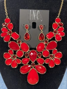 MACY’s I.N.C. Set orecchini pendenti cabochon goccia lacrima rossa ~19" bavaglino collana e audaci - Foto 1 di 12