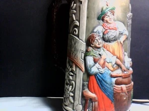 DEUTSCHER BIERKRUG HOCHRELIEF EXTRA HELLE FARBEN WIRTSHAUSSZENE DETAILLIERT - Bild 1 von 8
