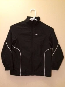 NIKE DRI FIT - BLACK AND WHITE KIDS SWEAT TOP - XS - Picture 1 of 2