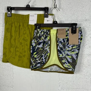 Paquete Conjunto de 2 Nike Niños Ropa Activa/Salón Pantalones Cortos Verde Grande $68 - Imagen 1 de 9