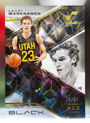 LAURI MARKKANEN /25 - 2022-23 Panini Negro Oro #55 - JAZZ Foto 1 de 2