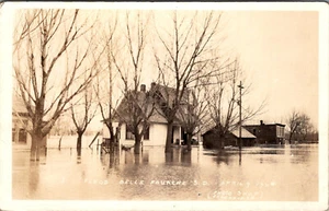 BELLE FOURCHE, SOUTH DAKOTA - FLOODED HOMES - 1924 - OLD REAL PHOTO POSTCARD - Picture 1 of 2