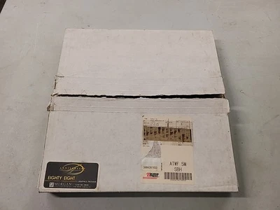 Oldsmobile Eighty Eight Anniversary Edition 1999 paquete gráfico emblemas faltantes Foto 1 de 4