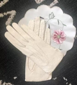 Vtg Antique NOS FOWNES USA Pigskin TEXTURED LEATHER White Short DRESS GLOVES - Picture 1 of 11