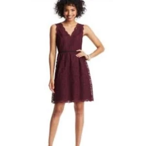 Abito Ann Taylor LOFT pizzo donna 14 senza maniche festa cocktail bordeaux zip dietro - Foto 1 di 12