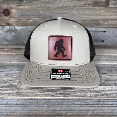 Sombrero de camionero Bigfoot Richardson con parche de cuero Foto 1 de 2