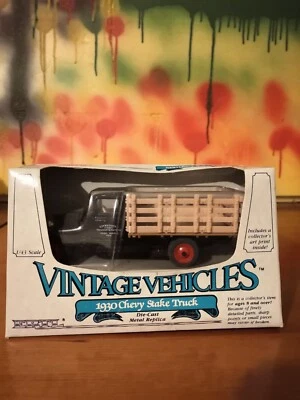 1930 Chevy Stake Truck - Ertl - Vintage Vehicles - 1/43 - Immagine 1 di 4