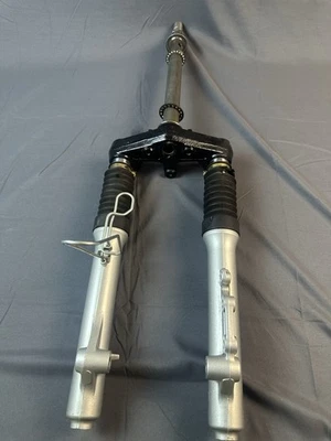 Пара передних амортизаторов вилки в сборе 2004-2009 Yamaha Vino 125 от оригинального производителя б/у - Изображение 1 из 4