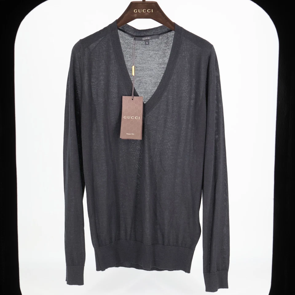 LEER Gucci Jersey Azul Marino Cuello en V Cachemira y Seda 355860 EE. UU. 4/S Foto 1 de 4