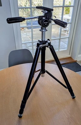 Vintage Vivitar Model 928 165cms Tripod. Japanese made. - Image 1 of 3