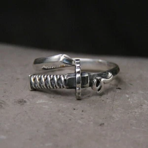 Anello Regolabile Avvolgimento Spada Samurai Argento Sterling Retro A3317 - Foto 1 di 7