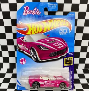 Hot Wheels 2018 Mainline HW Screen Time Barbie 2014 Chevy Corvette Stingray 1/64 - Foto 1 di 4